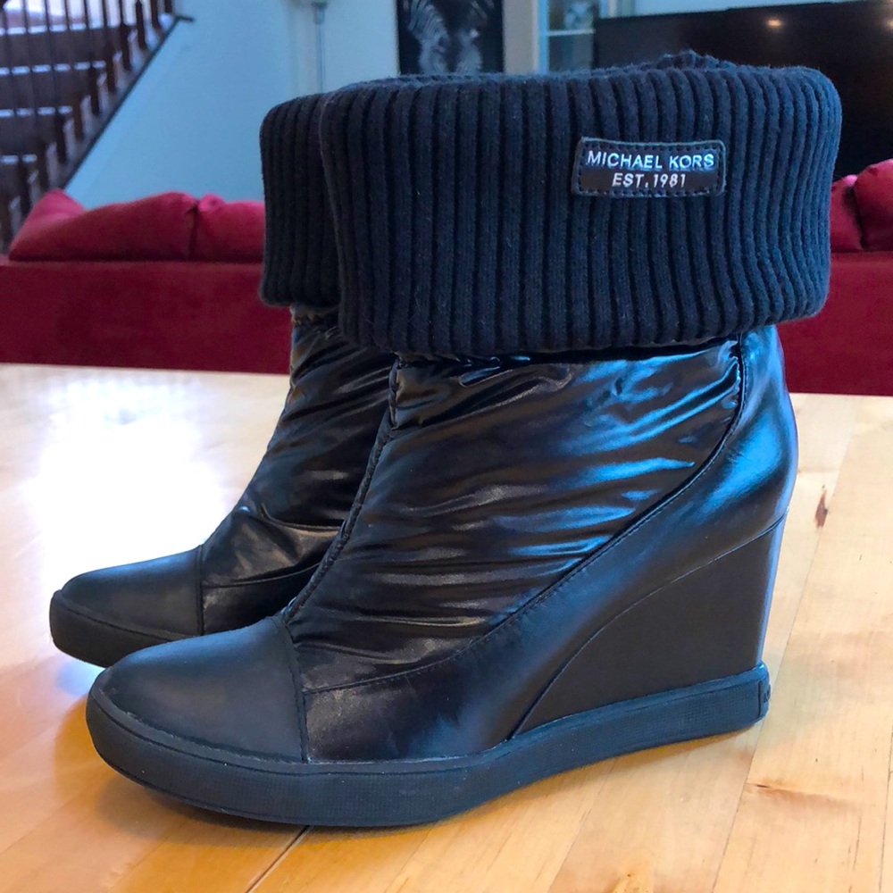 MICHAEL KORS WEDGE HEEL BOOTS SHOES BLACK WOMENS size 6 NO LONGER SOLD IN STORES